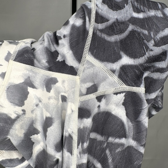 🍋 Lululemon Wunder Under Pant Dance pretty plume angel wing cropped Size 6 - Picture 3 of 4